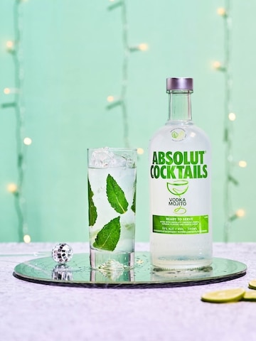 F24 Absolut RTS Production Cocktail Build RTS Vodka Mojito Product Photography 4x5 social 